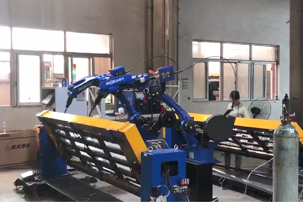 雙機聯動金屬焊接